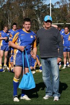 Mitchell Shaw recieves his Man of the Match award (Photo : OurFootyMedia)