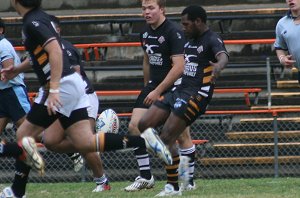 Robert Lui kicks the footy - NSW CCC U 18's Vs Tiger Cubs @ Leichhardt Oval (Photo : ourfooty media) 