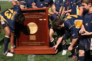 The Westfields SHS boys attempt to lift the NSWCHS Buckley Shield ( Photo's : ourfooty media ) 