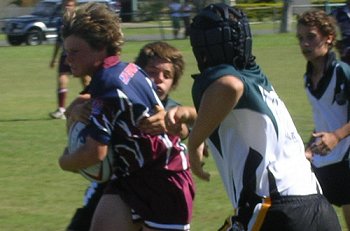 Hamish Walding hits the line full of determination (Photo : ourfooty media/MSHS)